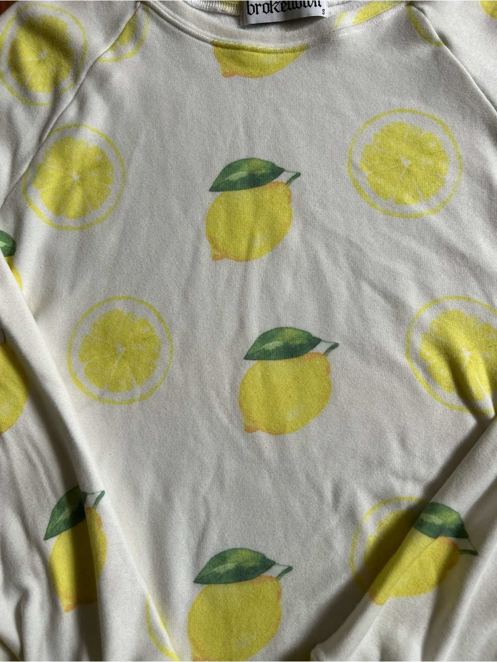 Brokedown Lemon Print White Pullover Sweatshirt Top. Like new Size Small - Picture 2 of 2